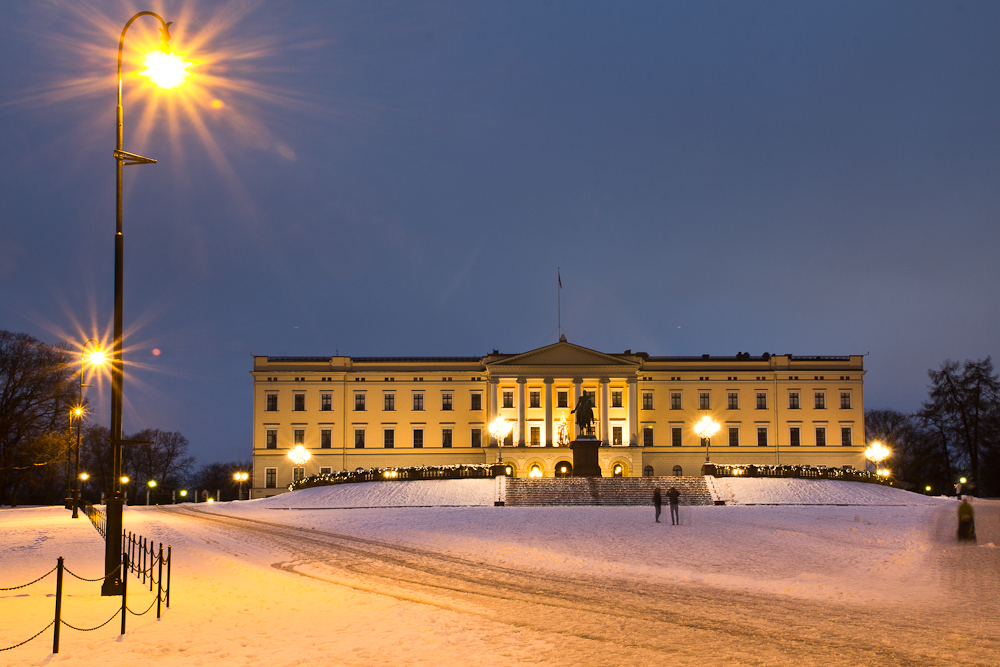 Königliche Schloss in Oslo bei Nacht