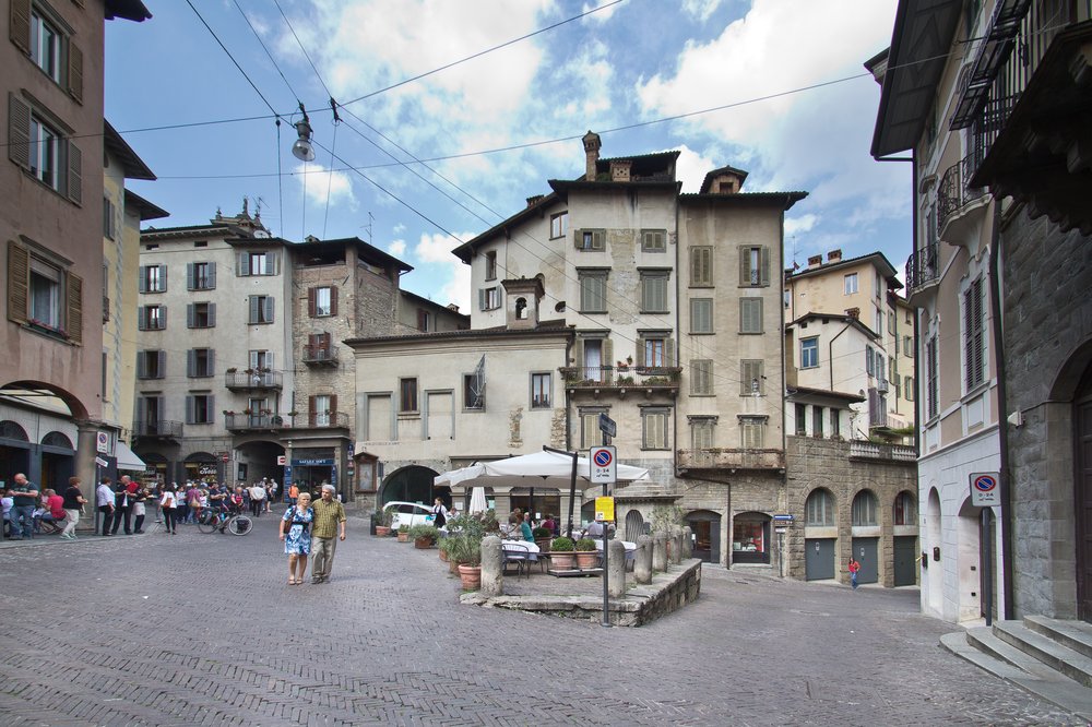 Piazza Mercato delle Scarpe Bergamo Citta Alta