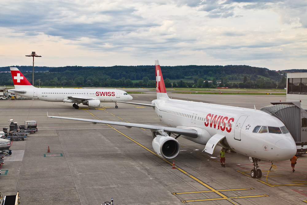 SWISS Flugzeug Flughafen Zürich