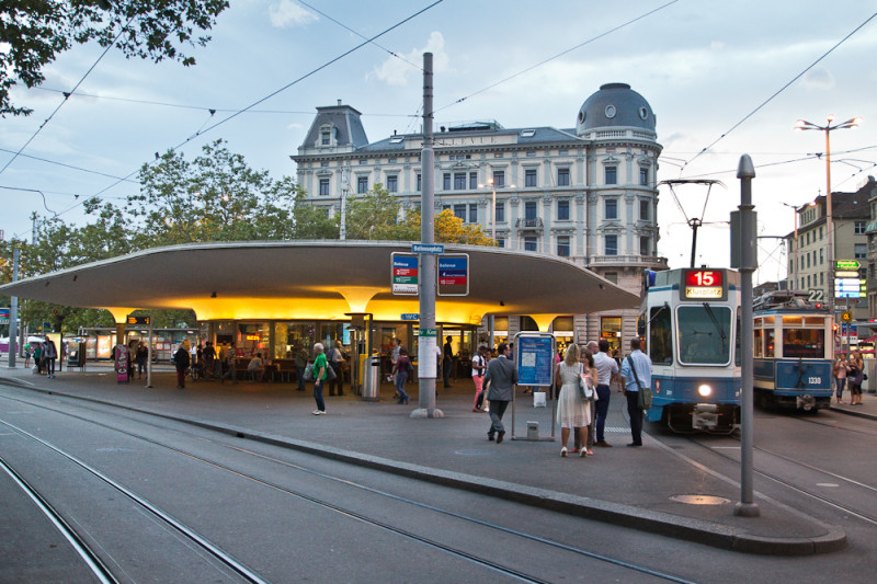 Bellevue Platz Zürich Quaibrücke