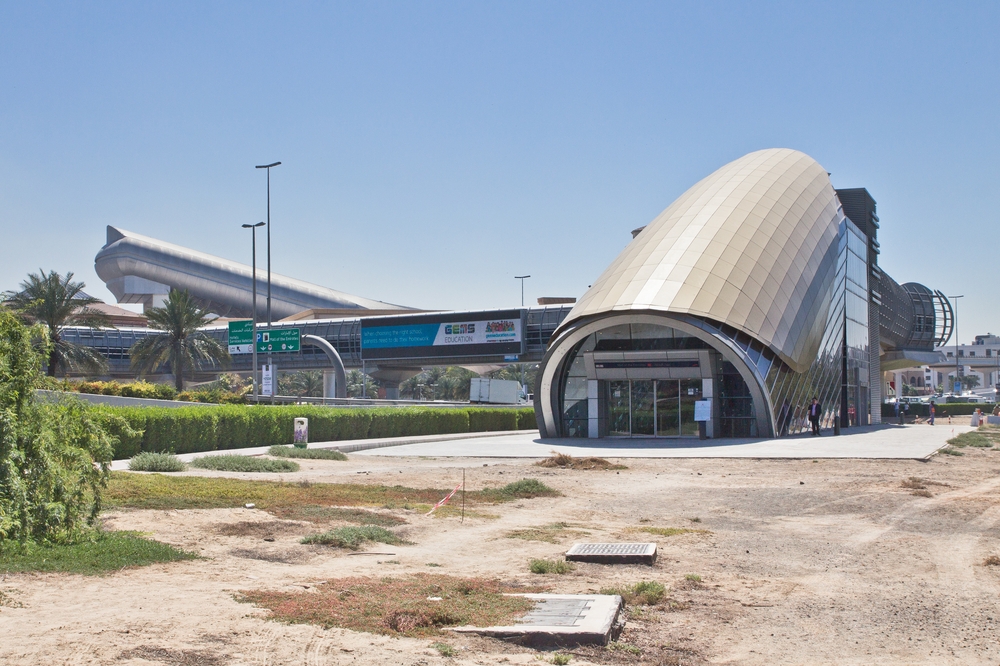 Aufgang Dubai Metro Sheik Zahed Road