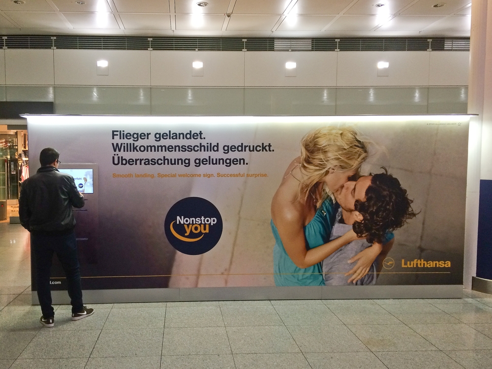 Lufthansa Willkommensschild Automat Terminal 2 Flughafen München