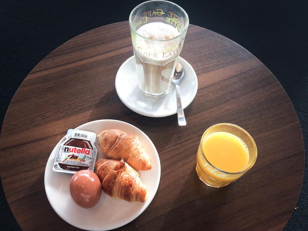 British Airways Galleries Lounge Flughafen München Frühstück
