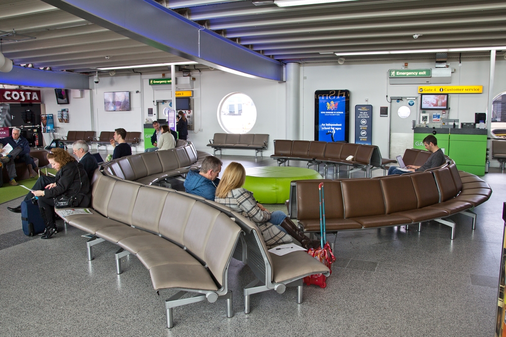 Southampton Airport Terminal Depature Abflug