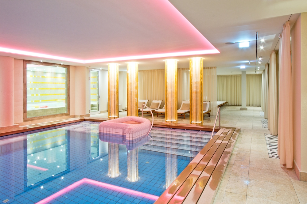 Pool Wellness Hotel Tegernsee Wochenende Bachmair Weissach