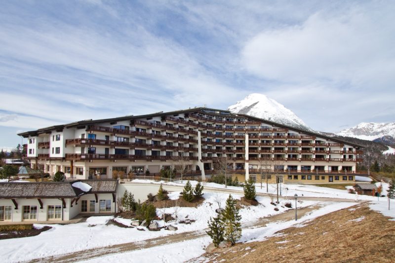 Interalpen-Hotel Tyrol Außenansicht Gebäude Totale