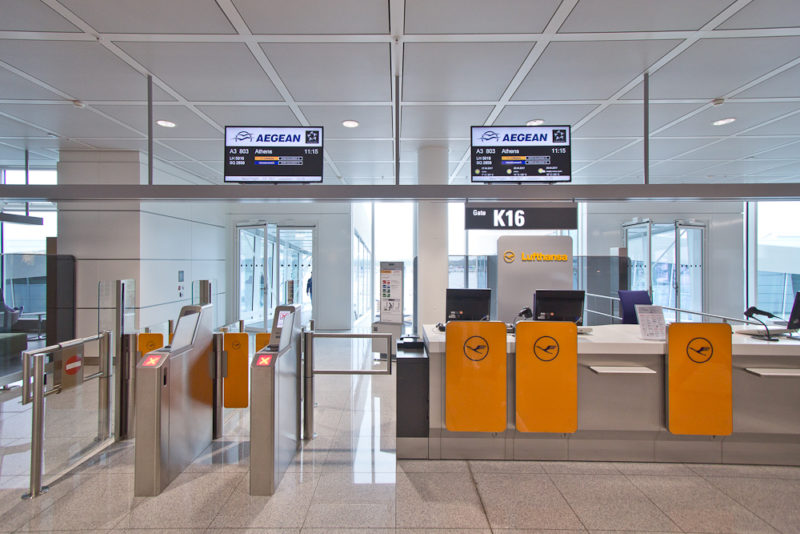 Check-In Schalter Aeagean Flug München Athen