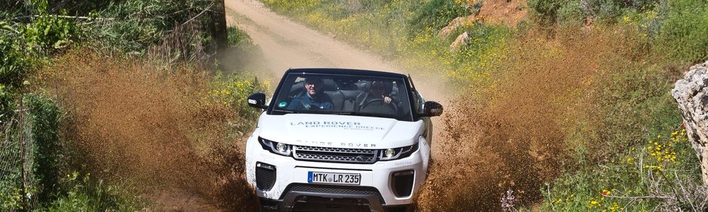 Wasserdurchfahrt Wasser Spritzen Land Rover Range Rover Evoque Cabrio SUV