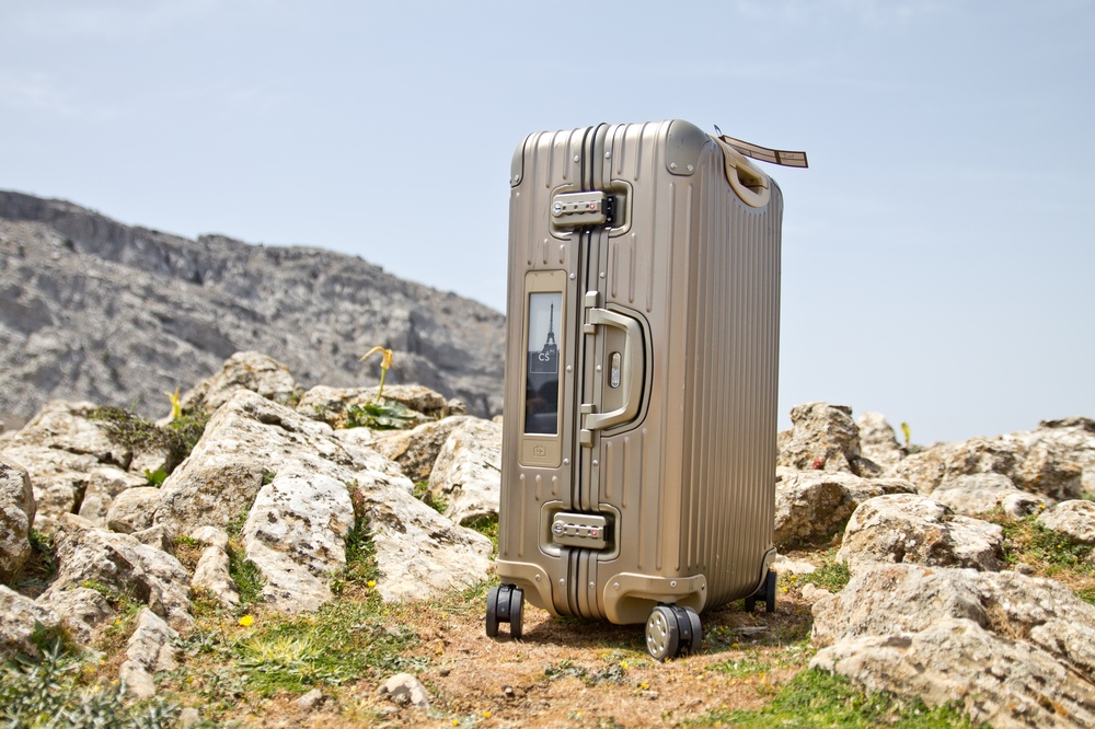 Rimowa Koffer eInk Electronic Tag Land Rover Tour Kreta