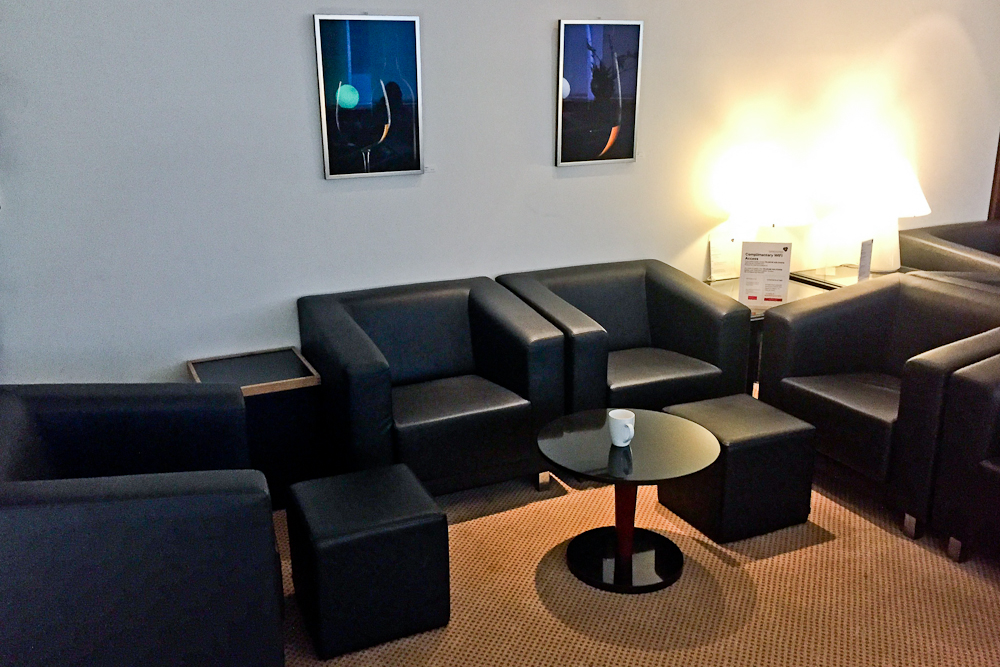 LuxxLounge Lounge Flughafen Frankfurt Airport Sitze Sessel Einrichtung