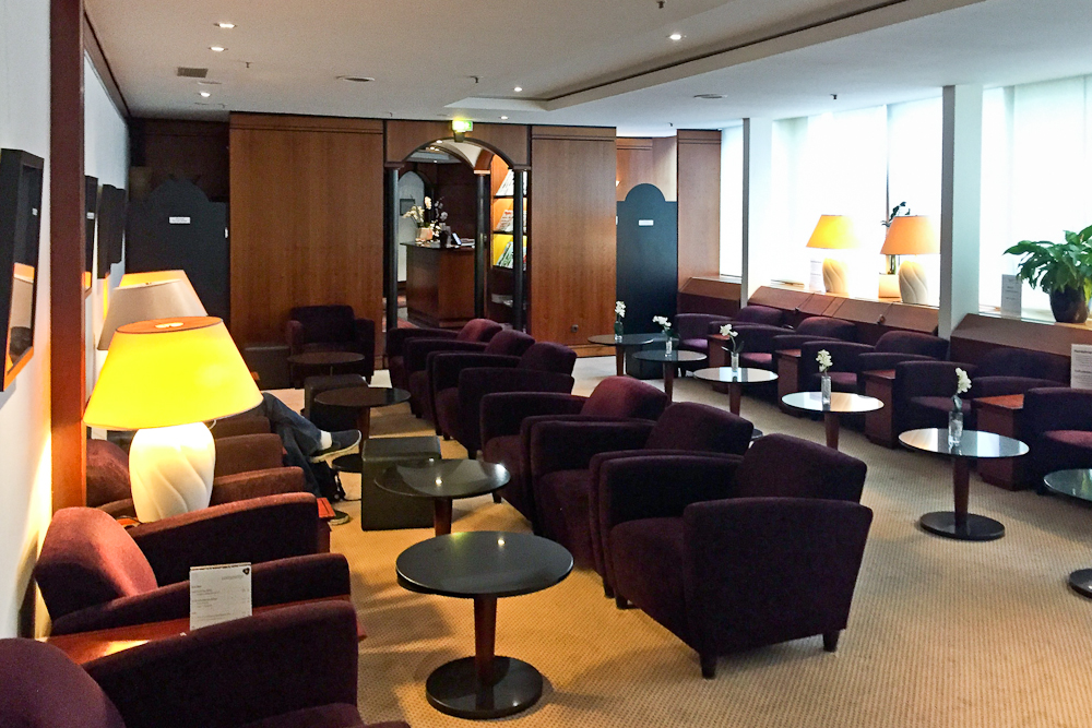 LuxxLounge Lounge Flughafen Frankfurt Airport Sitze Sessel Einrichtung
